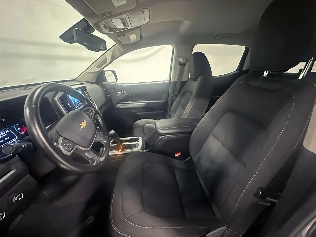 Used 2021 Gray Chevrolet LT image 3