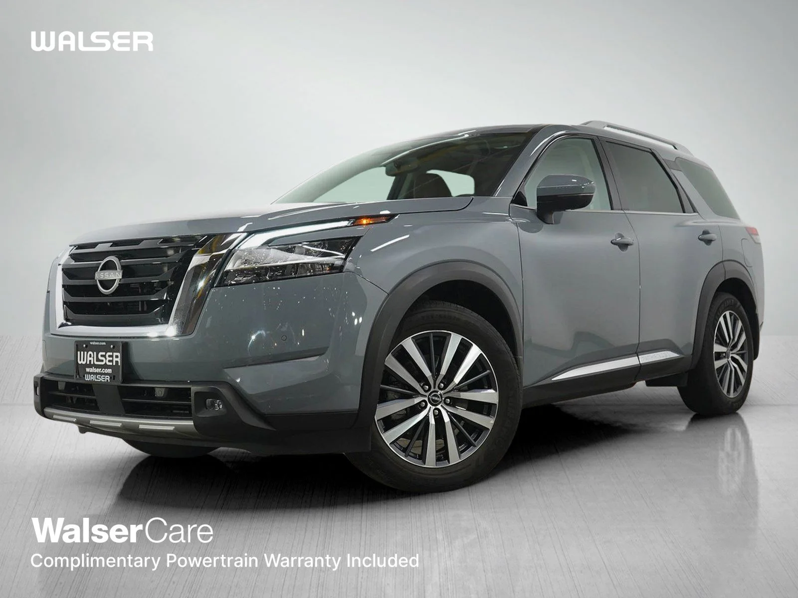 2022 Nissan Pathfinder Platinum 4WD's photo