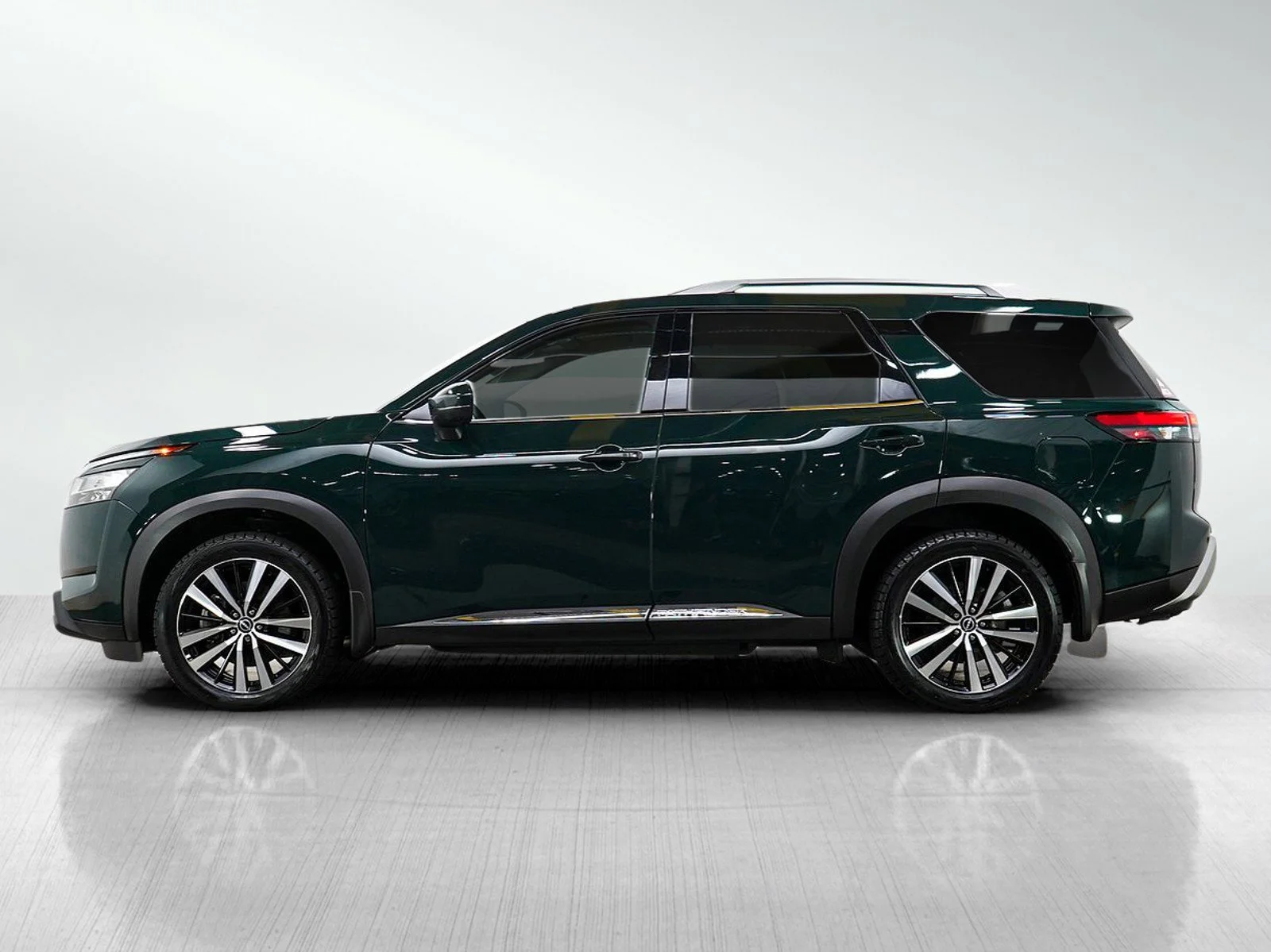 Used 2024 Nissan Pathfinder Platinum with VIN 5N1DR3DF3RC285422 for sale in Burnsville, Minnesota