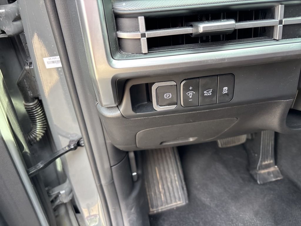 Used 2025 Gray Hyundai SEL image 23