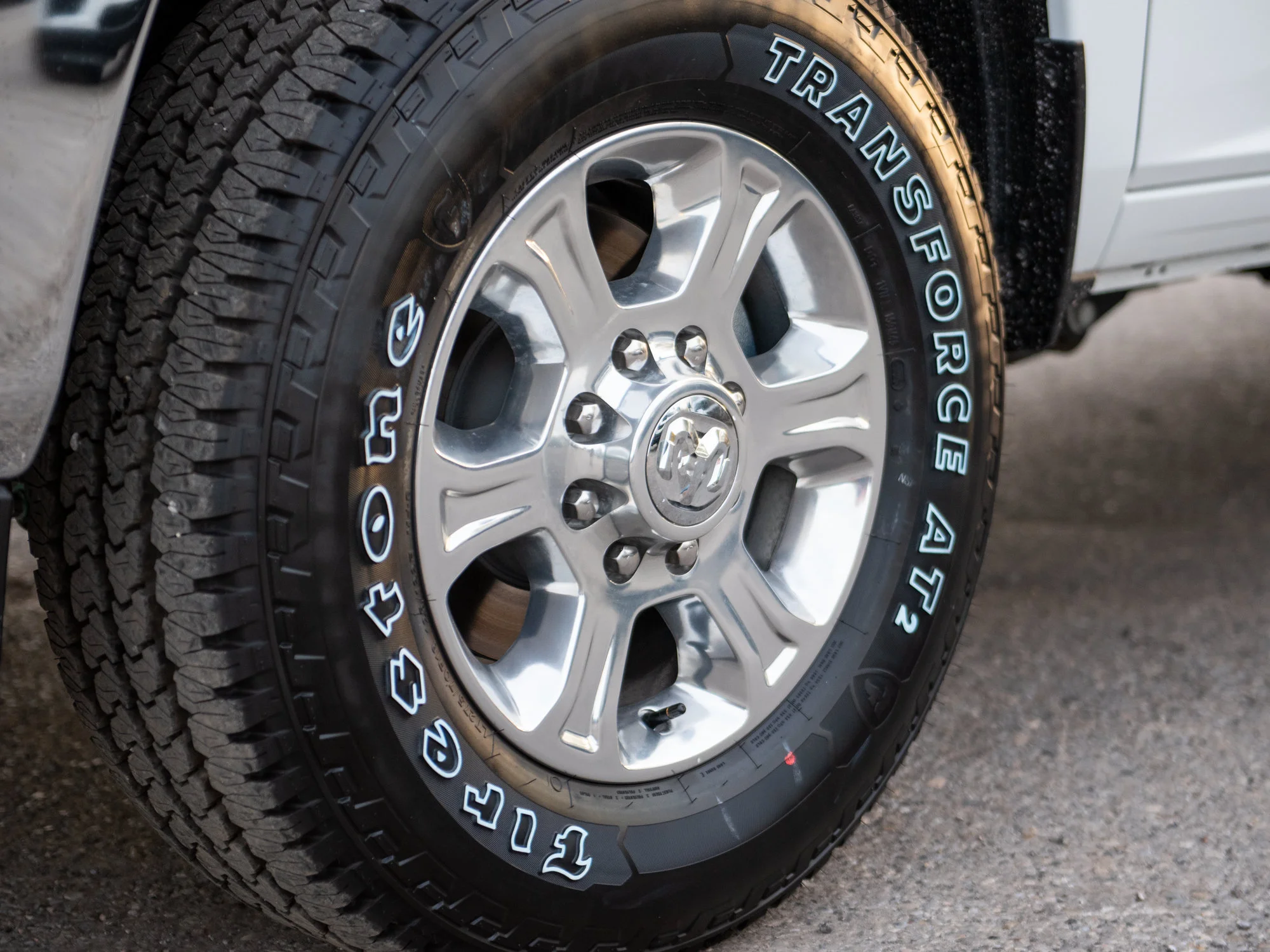 New 2027 White RAM Big Horn* Crew Cab 4x4, 8