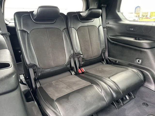 Used 2023 White Jeep Altitude image 12