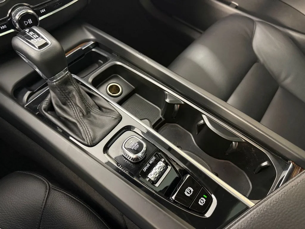 2021 Volvo XC60 Momentum - Photo 26