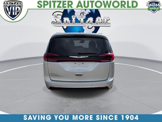 Used 2024 Silver Chrysler Touring L image 8
