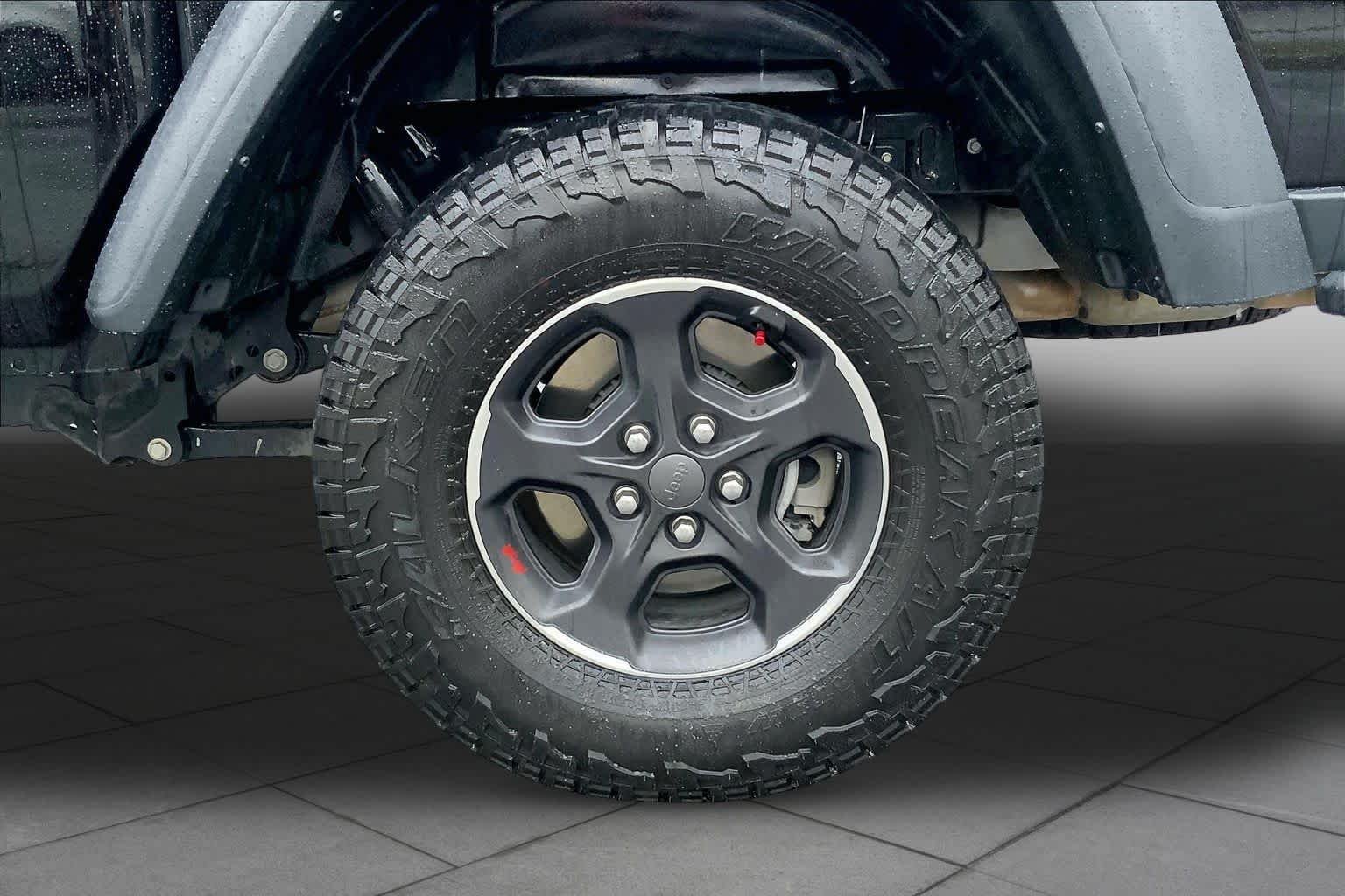 Used 2023 Black Clearcoat Jeep Rubicon image 11