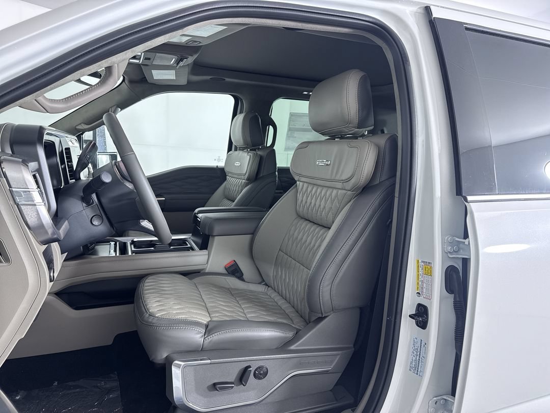 New 2027 Star White Metallic Tri-Coat Ford Platinum image 14