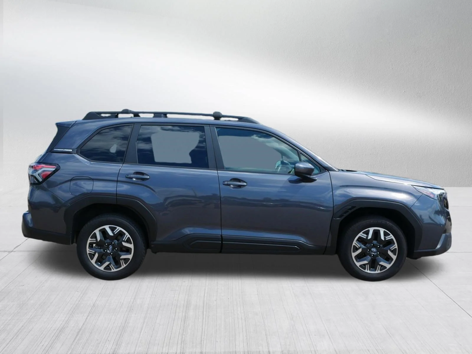 Used 2025 Magnetite Gray Metallic Subaru Premium image 8