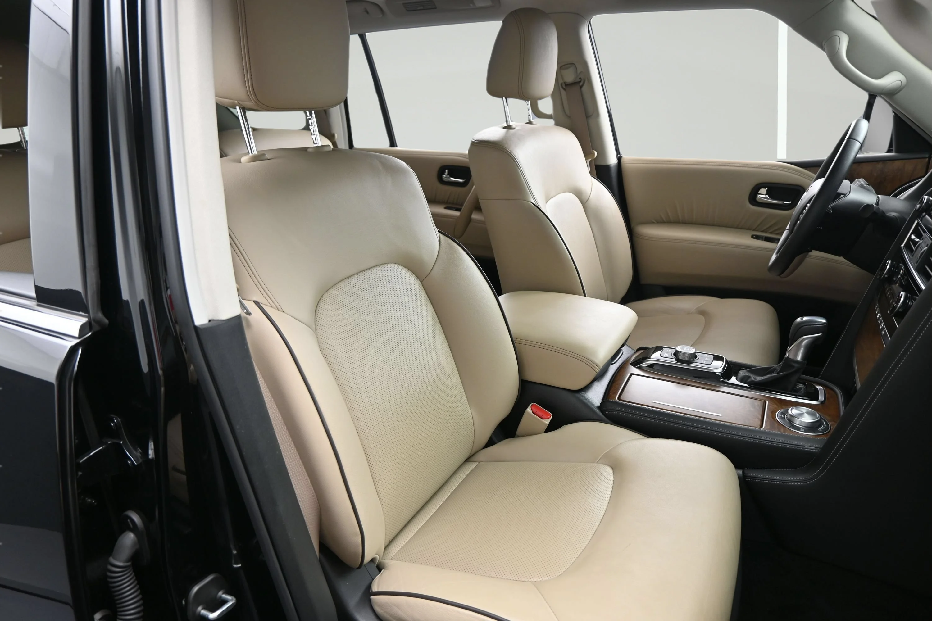 Certified Used 2024 Super Black Nissan SL image 15