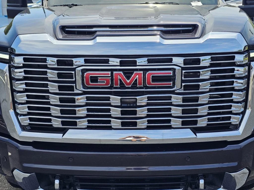 Used 2025 Titanium Rush Metallic GMC Denali image 3