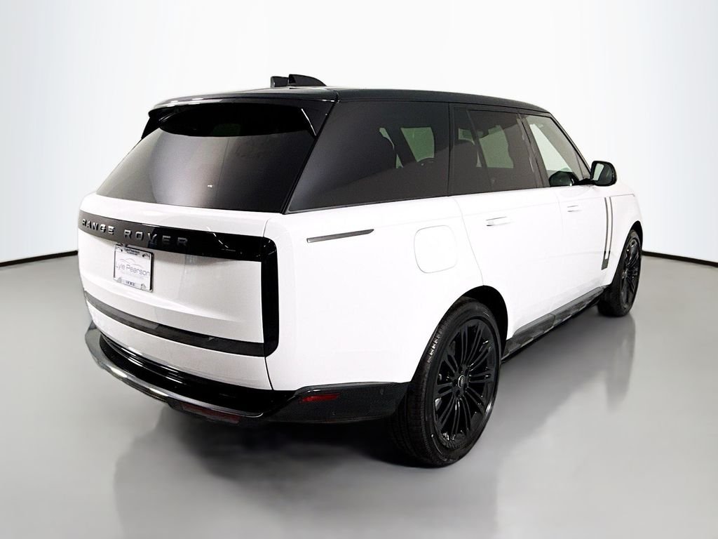 New 2025 Fuji White Land Rover SE image 9