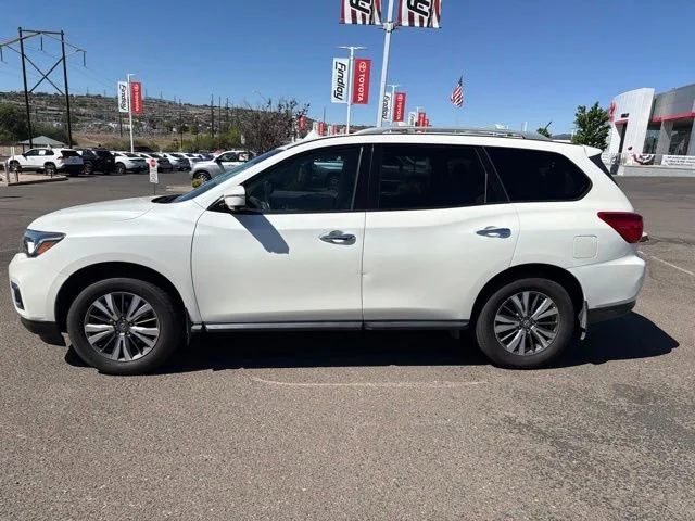Used 2018 Pearl White Nissan SL image 4