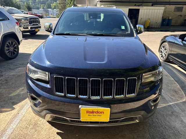 Used 2014 True Blue Pearlcoat Jeep Limited image 2