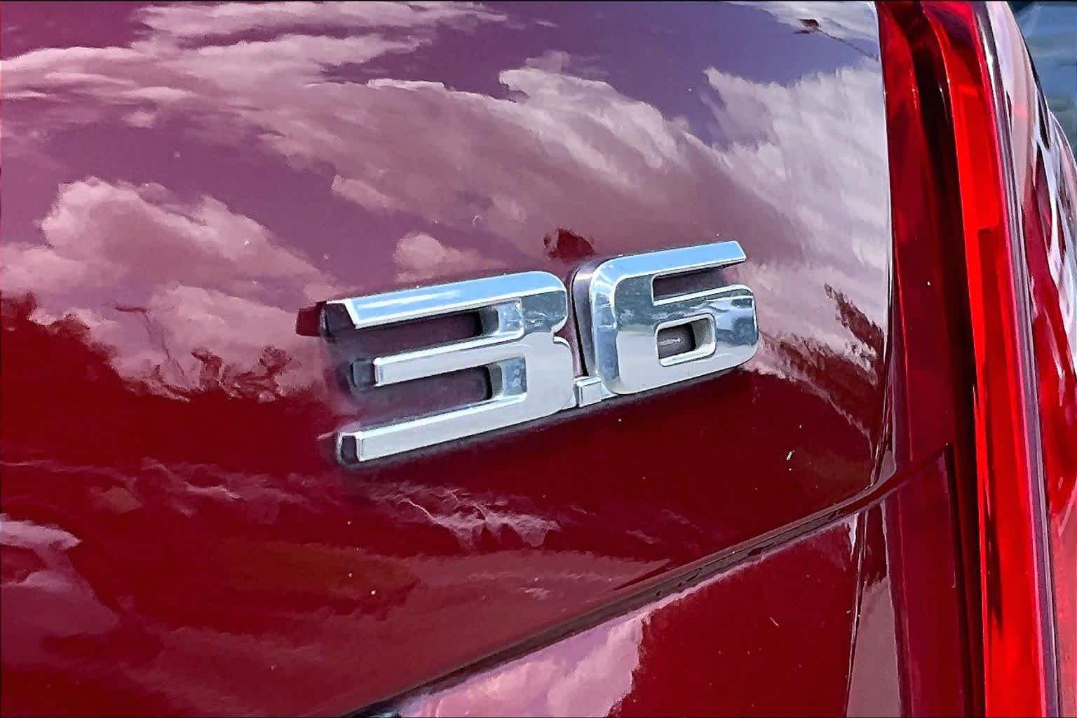 Used 2017 Red Passion Tintcoat Cadillac Luxury FWD image 9