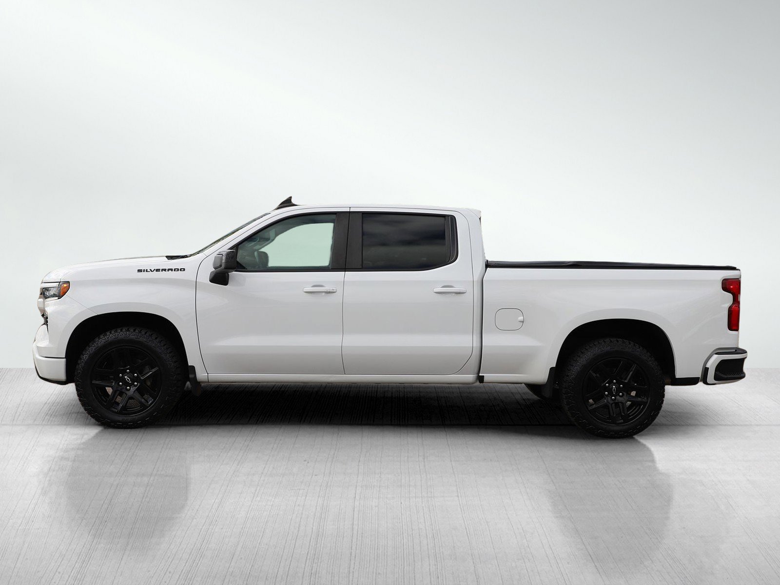 Used 2022 Chevrolet Silverado 1500 RST with VIN 1GCUDEEL1NZ542345 for sale in White Bear Lake, Minnesota