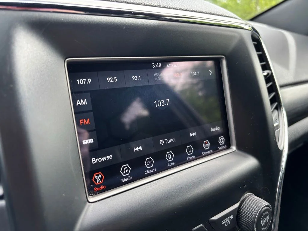 Used 2020 Black Jeep Laredo image 15