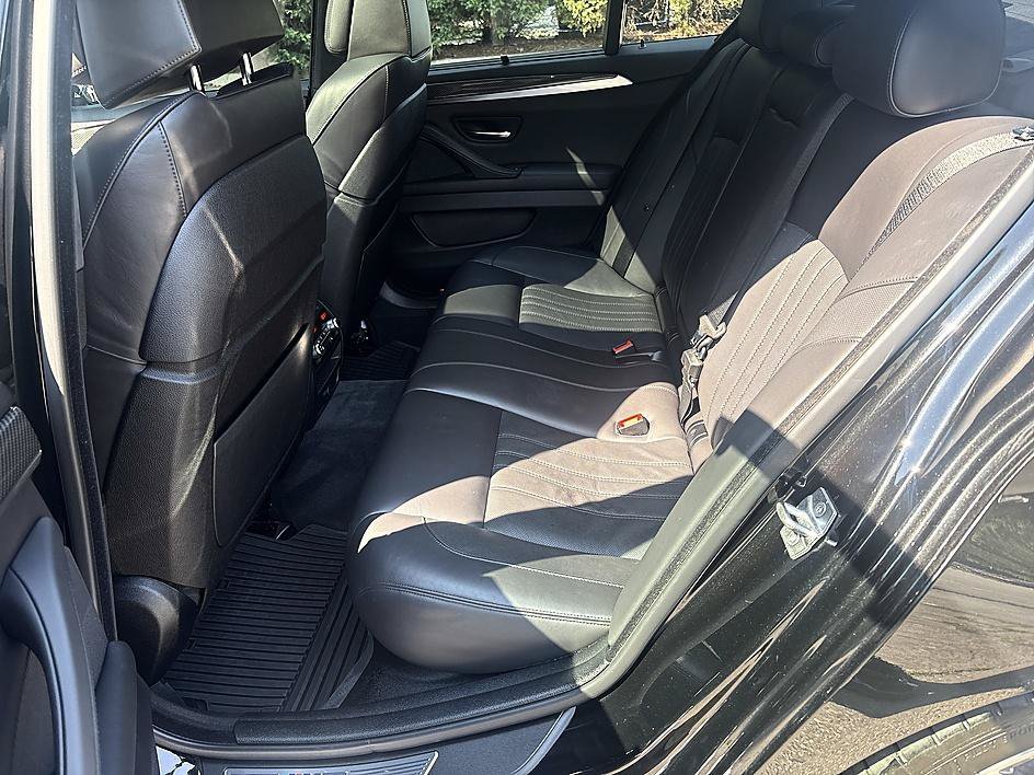 Used 2015 Black Sapphire Metallic BMW Base image 12