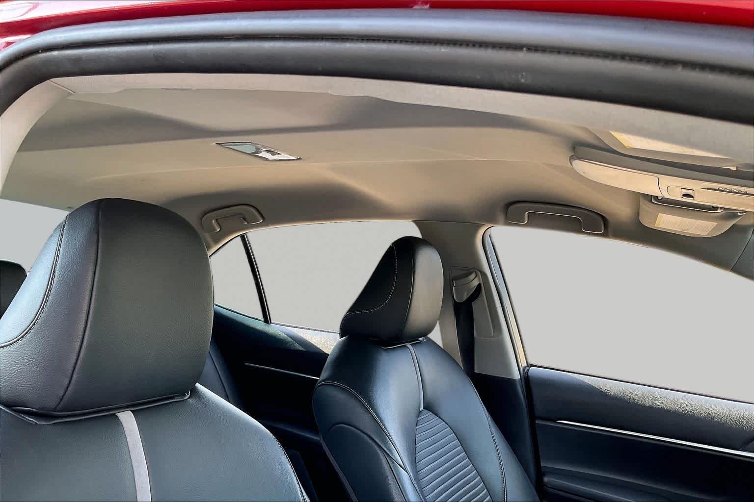 Used 2018 Ruby Flare Pearl Toyota SE image 14