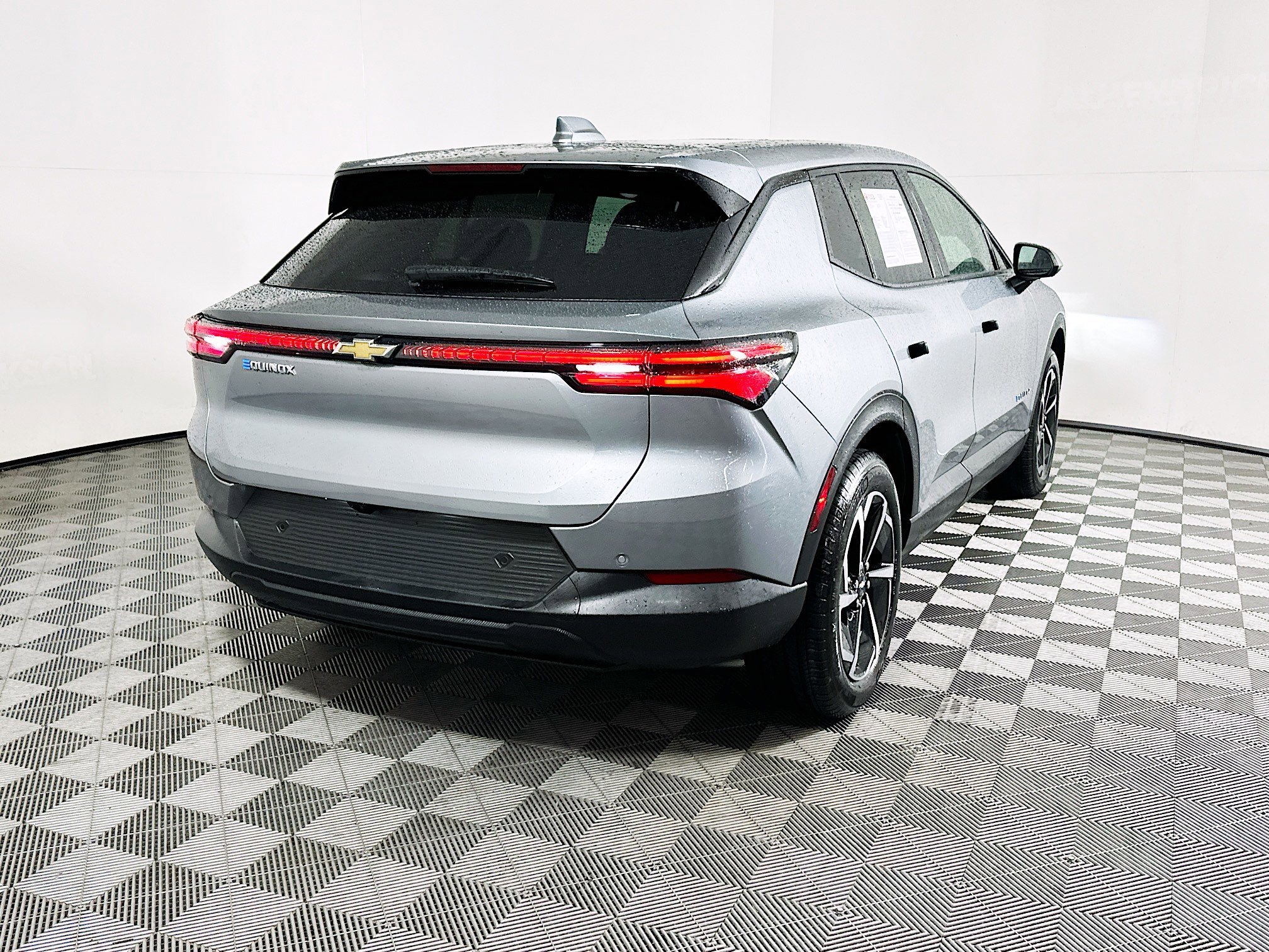 2025 Chevrolet Equinox thumbnail 5