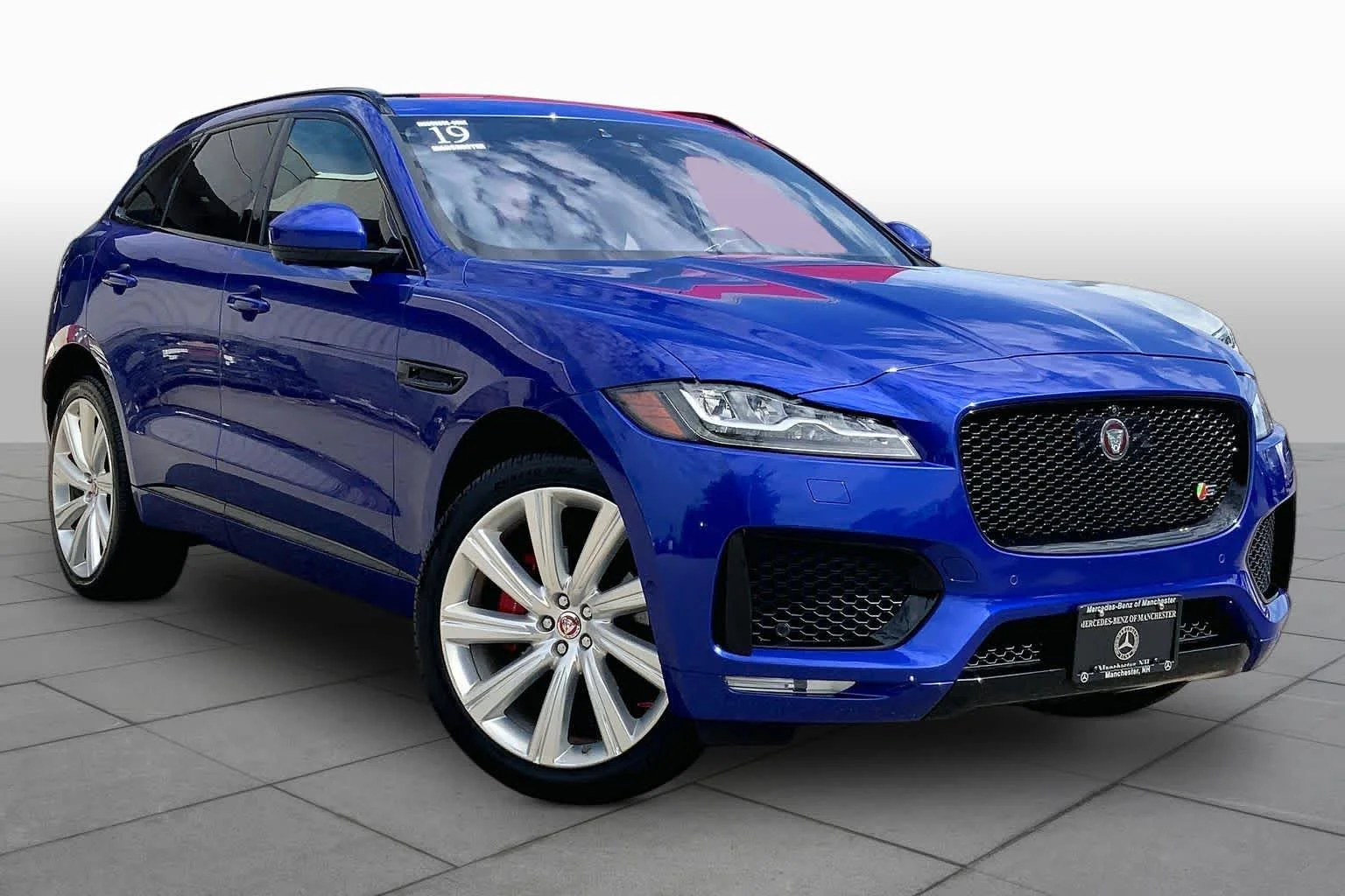 Used 2019  Jaguar S image 3