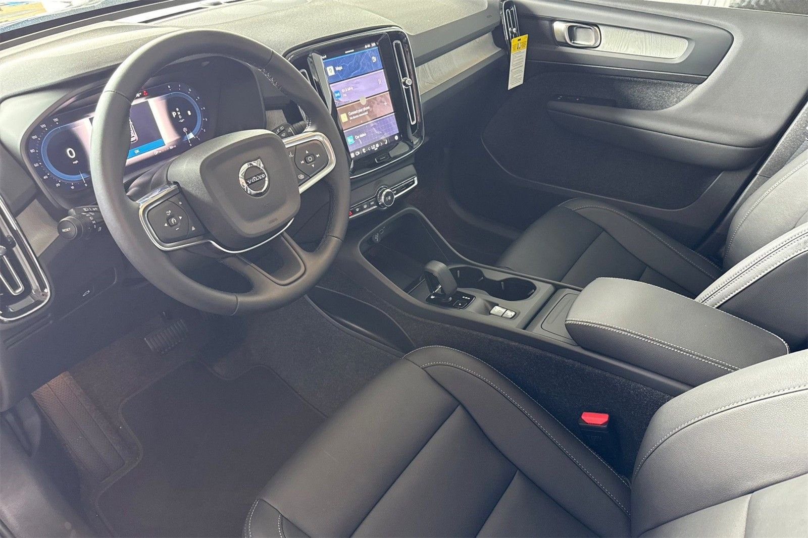 2025 Volvo XC40 Core - Photo 11