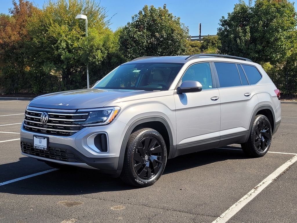 New 2026 Silver Volkswagen 2.0T SE w/Technology image 9