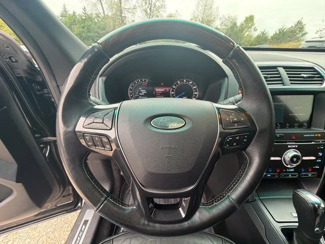Used 2017 Black Ford Platinum image 28