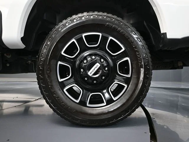 2025 Ford F-250 Super Duty Platinum - Photo 14
