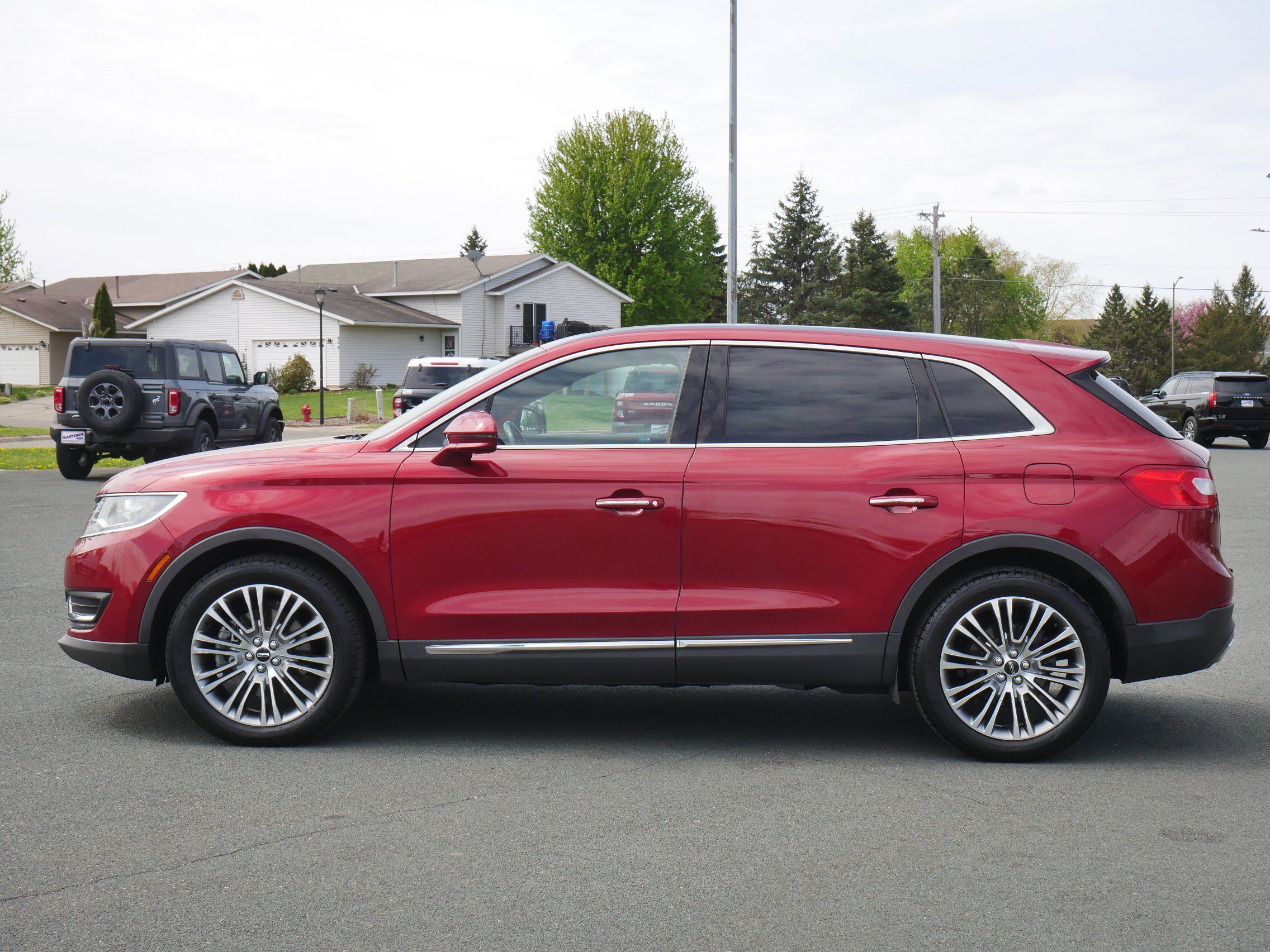 Used 2016 Lincoln MKX Reserve with VIN 2LMTJ8LR6GBL44220 for sale in Hastings, Minnesota