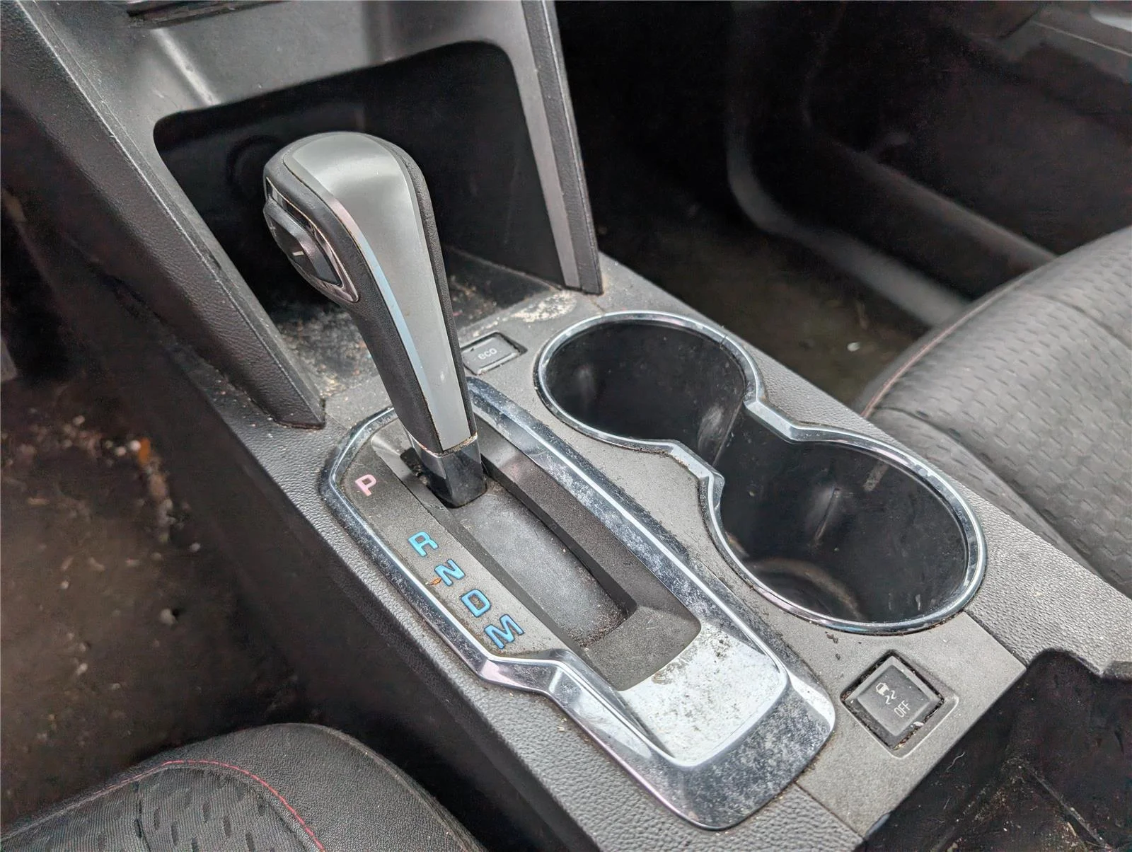Used 2015 SILVER TOPAZ METALLIC Chevrolet LS image 18