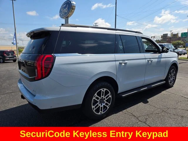 Used 2025 Silver Ford Active image 9