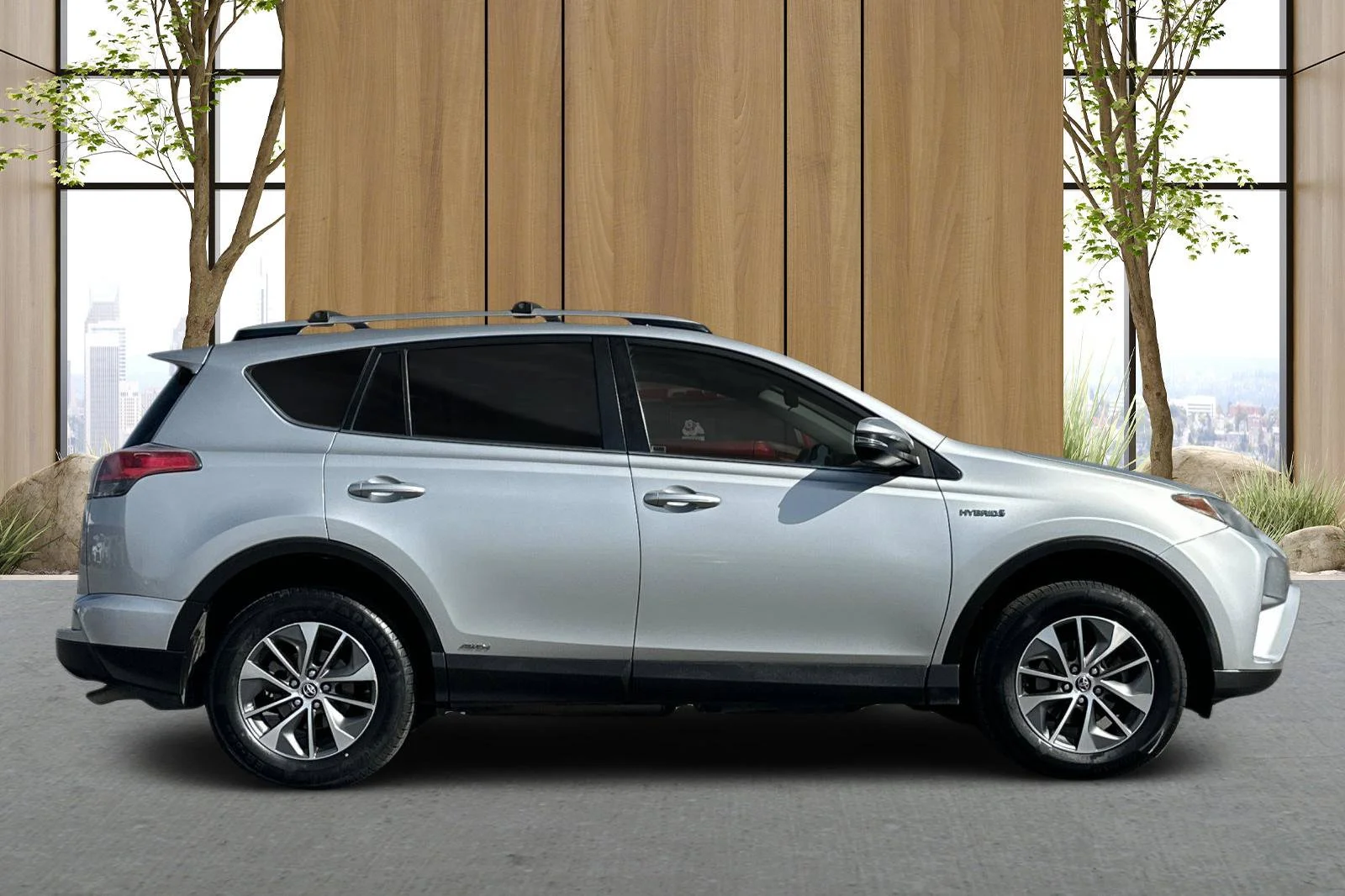 Used 2016  Toyota XLE image 3