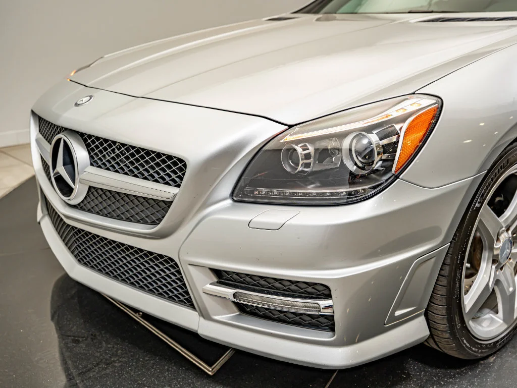 Used 2013 Silver Mercedes-Benz SLK 250 image 4
