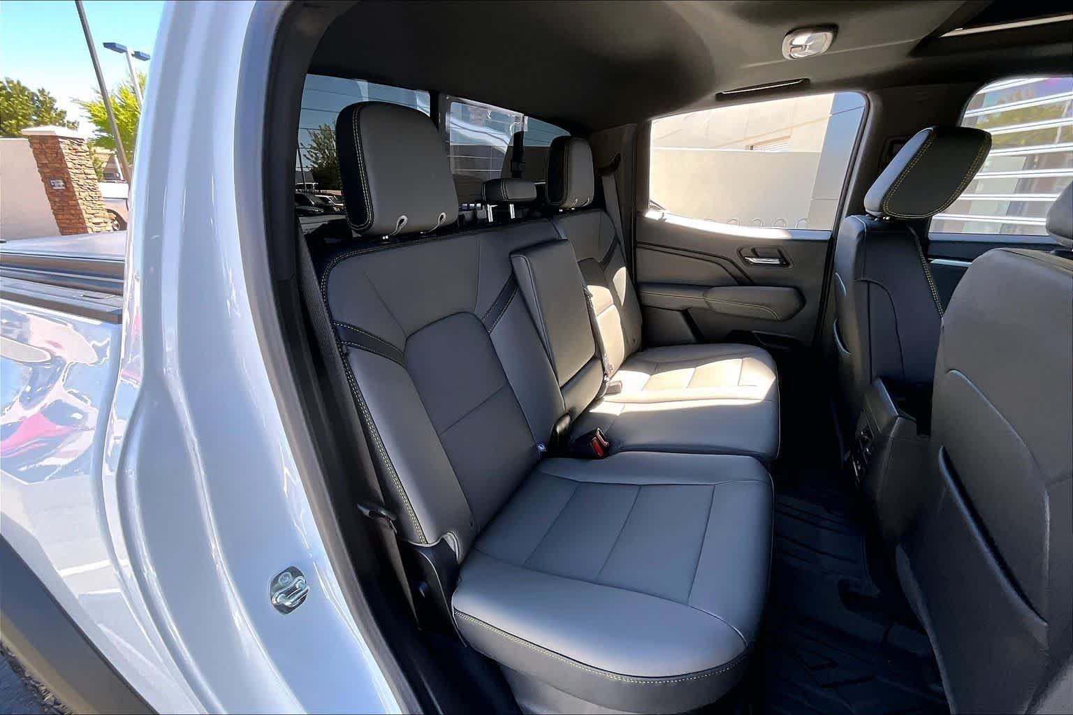 2025 Chevrolet Colorado ZR2 - Photo 20