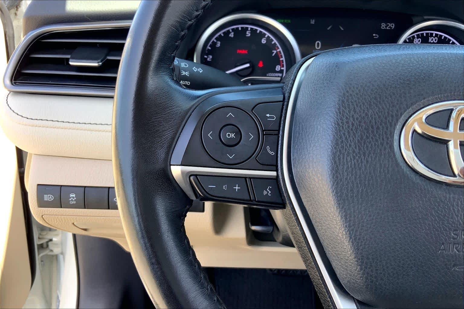 Used 2022 Wind Chill Pearl Toyota XLE image 23