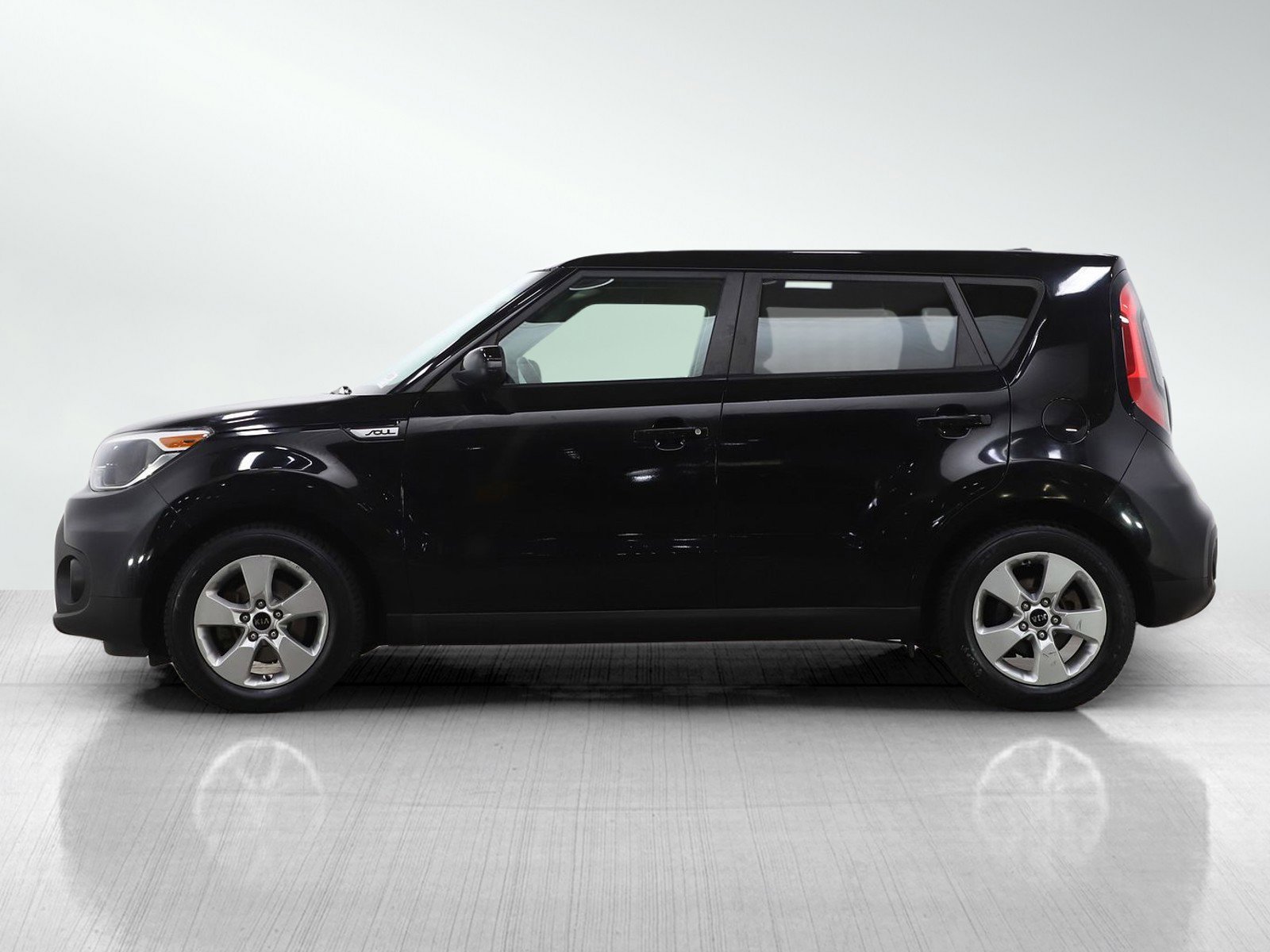 Used 2017 Kia Soul Base with VIN KNDJN2A21H7444752 for sale in Minneapolis, Minnesota