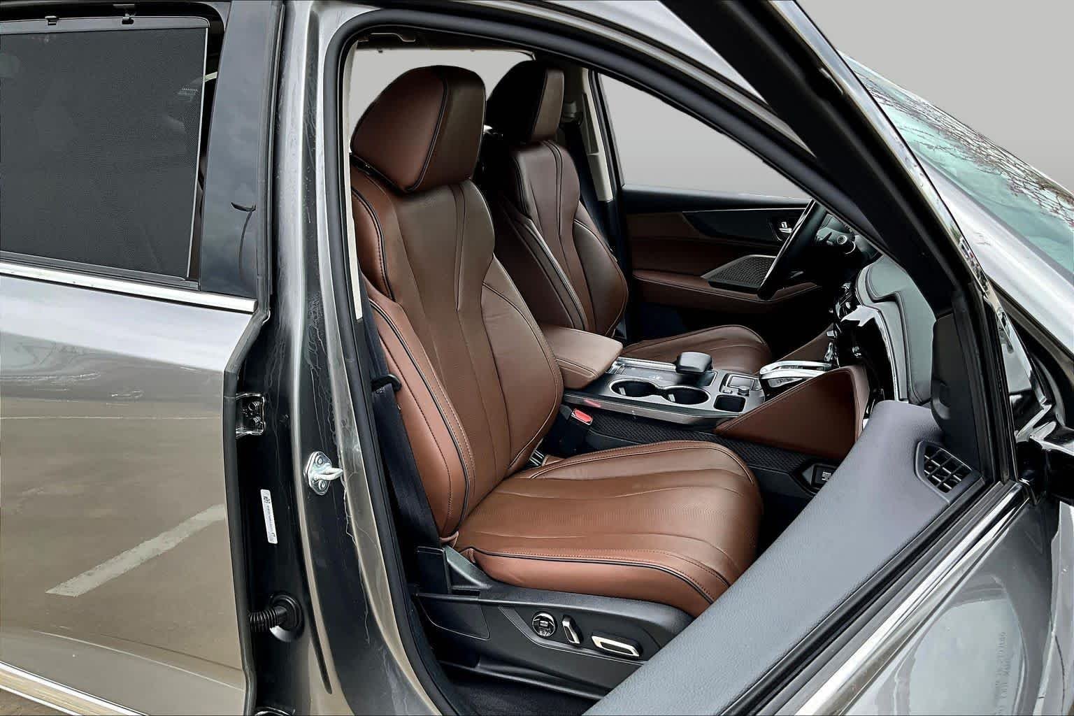 Used 2023 Liquid Carbon Metallic Acura w/Advance Package image 14