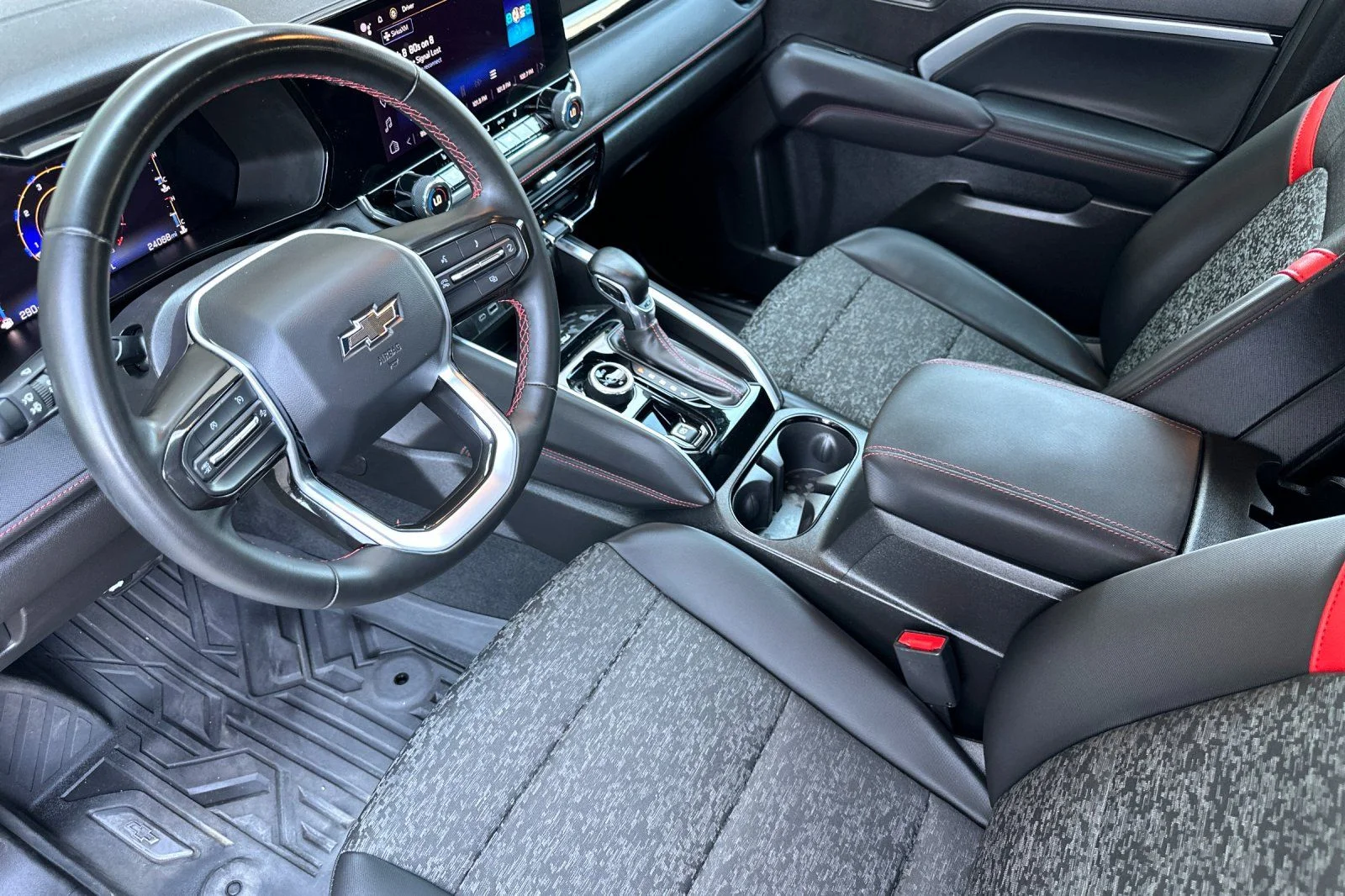 Used 2023 Gray Chevrolet Z71 image 9