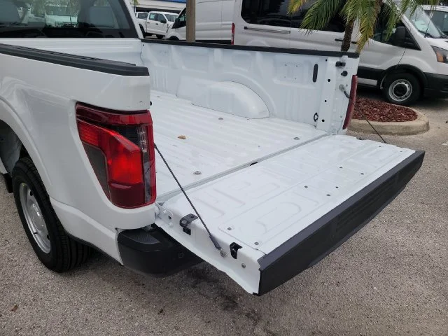 New 2026 Oxford White Ford XL image 9