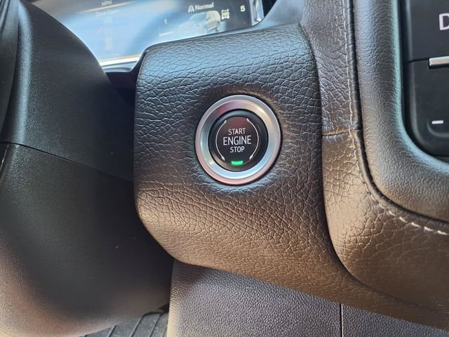 Used 2022 White GMC Denali image 15