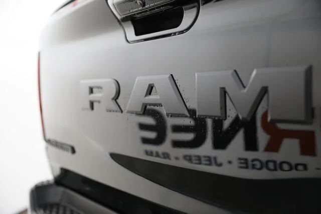 New 2026 Diamond Black Crystal Pearl-Coat Exterior Paint RAM Laramie image 35