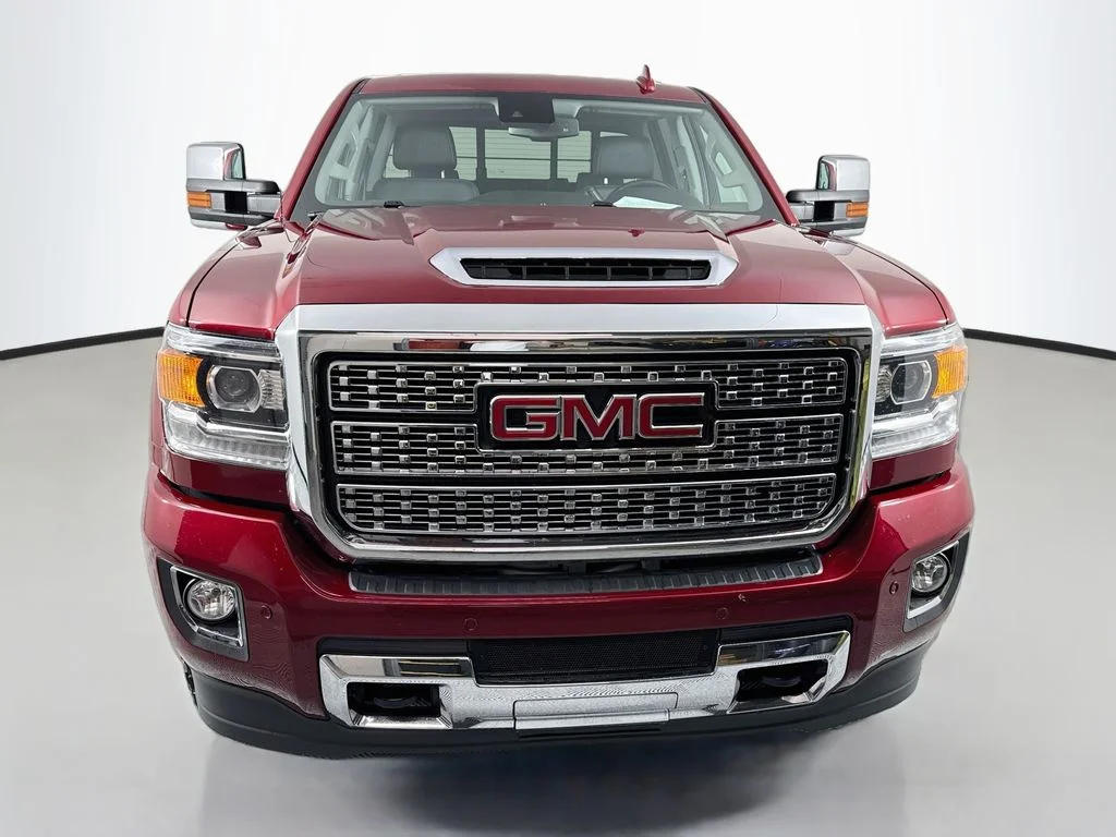 Used 2019 Red Quartz Tintcoat GMC Denali image 6