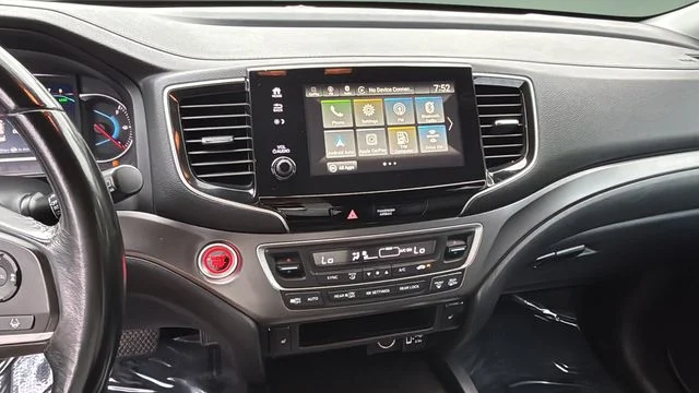 Used 2020 Black Honda EX-L image 26