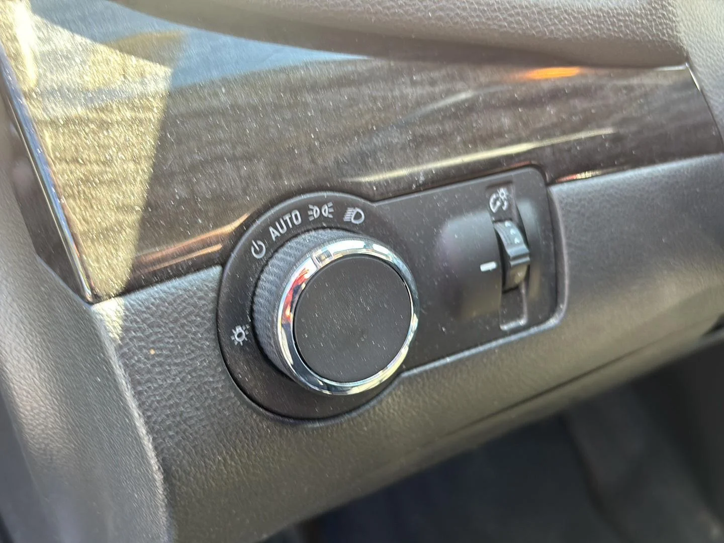 Used 2016 Quicksilver Metallic Buick  image 10