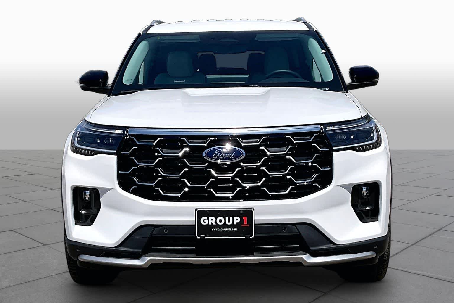 New 2026 Star White Metallic Tri-Coat Ford Platinum™ image 3