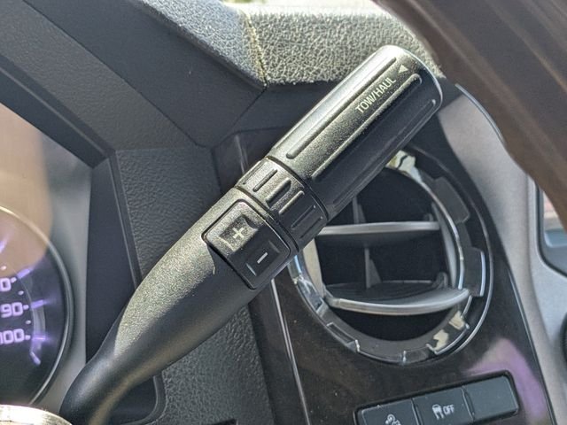 Used 2015 White Ford Platinum image 29
