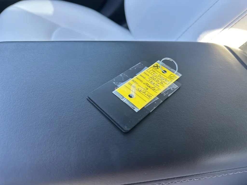 Used 2022 White Tesla Base image 37