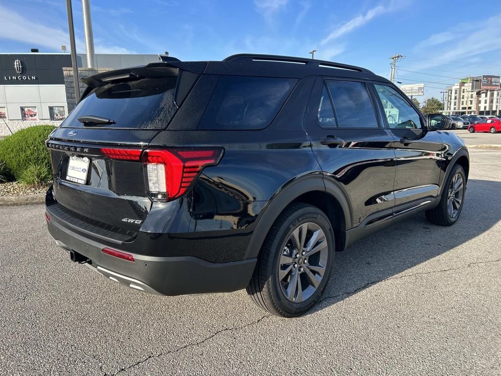 New 2026 Agate Black Metallic Ford Active image 4