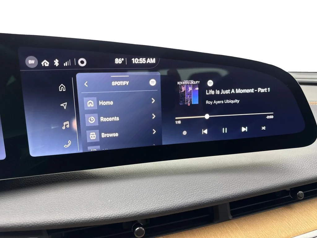 Used 2023 Black Lucid Touring image 62