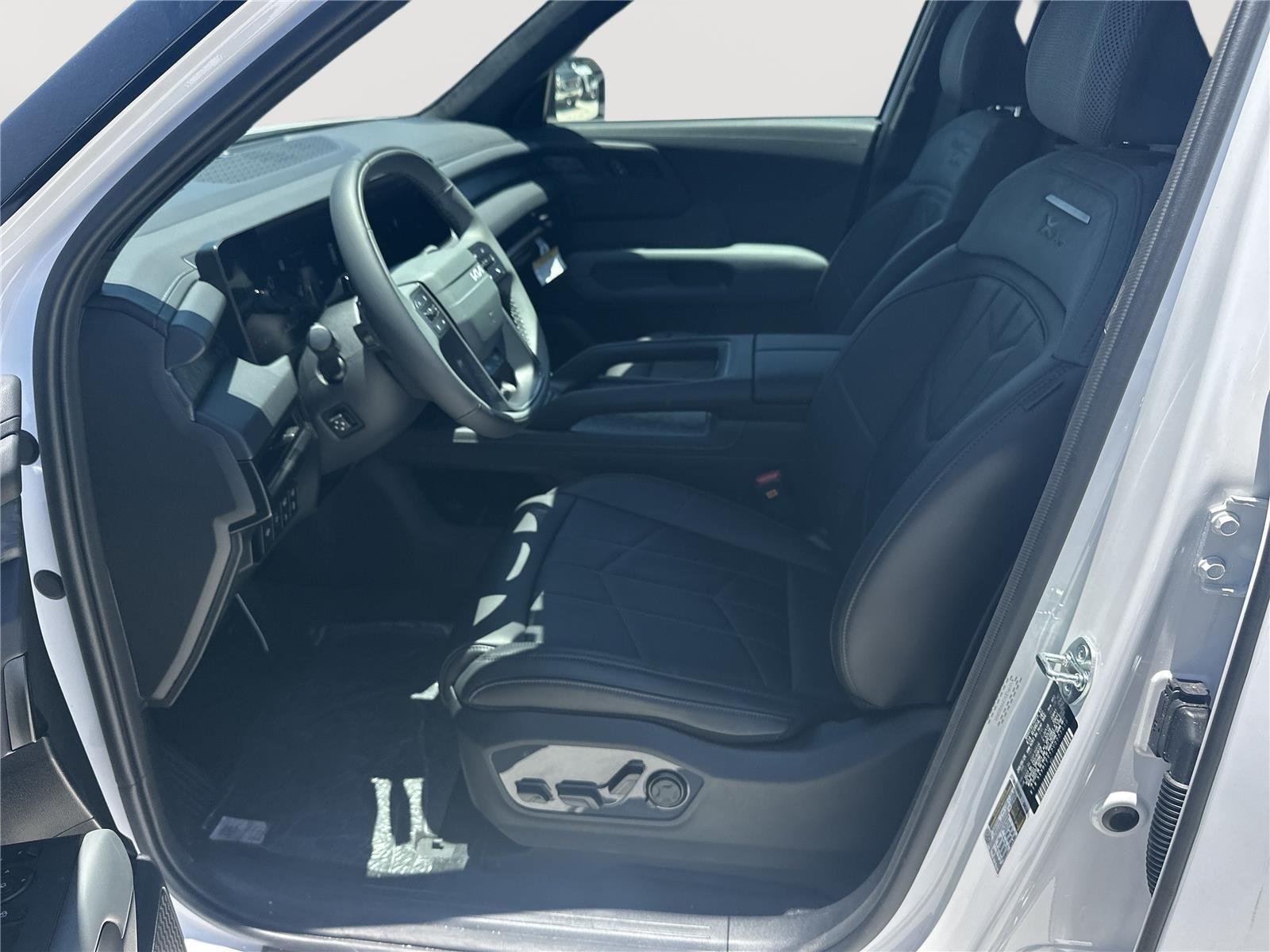 New 2027 Glacial White Pearl Kia X-Pro SX Prestige image 7