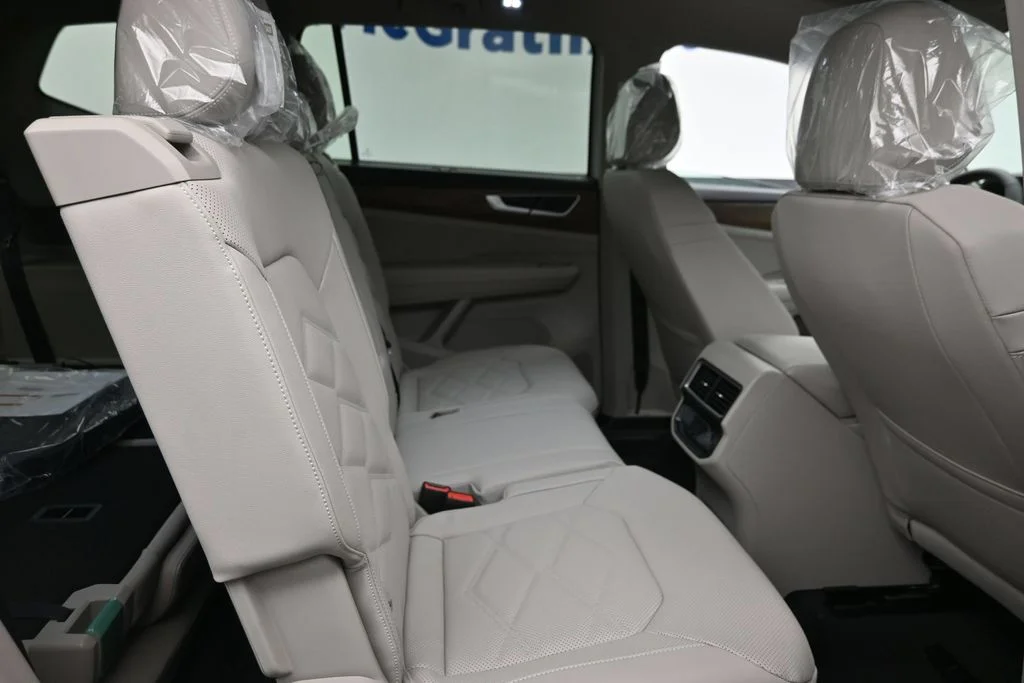 New 2026 White/off-white Volkswagen 2.0T SE w/Technology image 8
